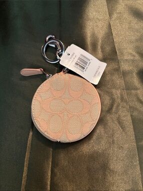 Coach Round Signature Coin Pouch Keyring - Light Pink